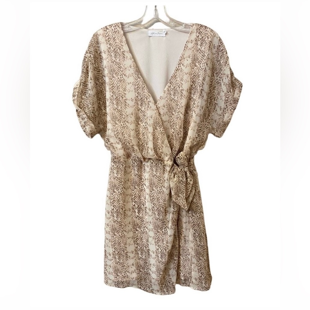 Gorgeous All in Favor Wrap Dress Snake Print
Nordstrom Women's Size Medium